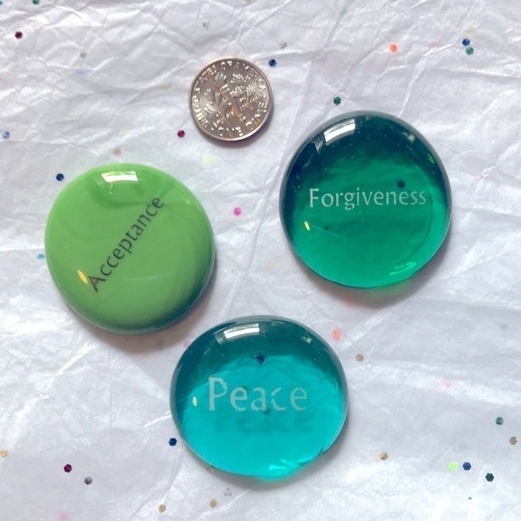 Glass Worry Stones-Acceptance/Peace/Forgiveness - Picture 1 of 2